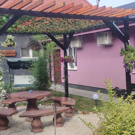 Zen Apartmani Zrenjanin Luaran gambar